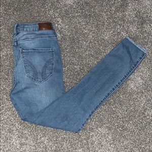 Hollister mid-rise crop supper skinny’s
